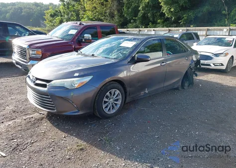 2016 Toyota Camry Le z USA, uszkodzony, nr VIN 4T4BF1FK5GR579206